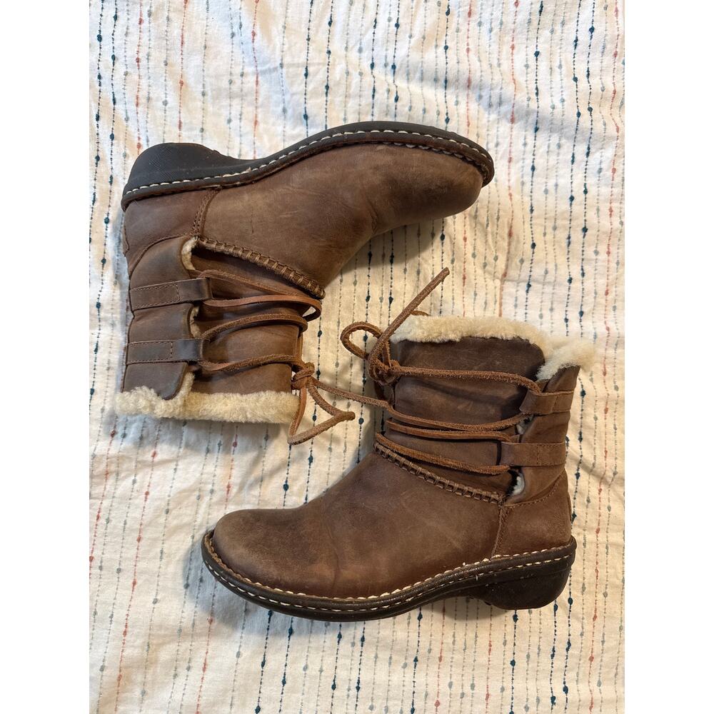 UGG Caspia Brown Leather Lace-Up Slip On Ankle Boots Women’s Size 5